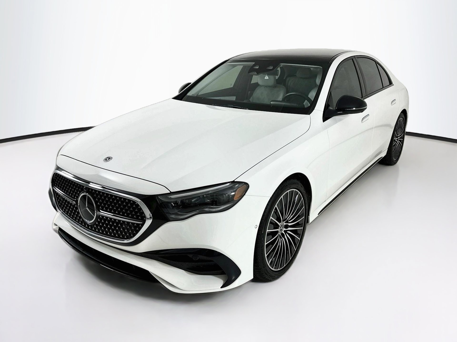 Certified 2025 Mercedes-Benz E 450 4MATIC Sedan image 3
