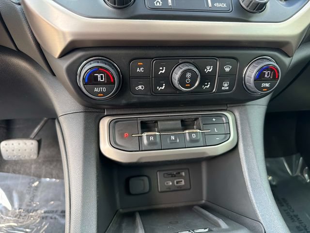 Used 2021 GMC Acadia Denali w/ Denali Technology Package FWD image 25