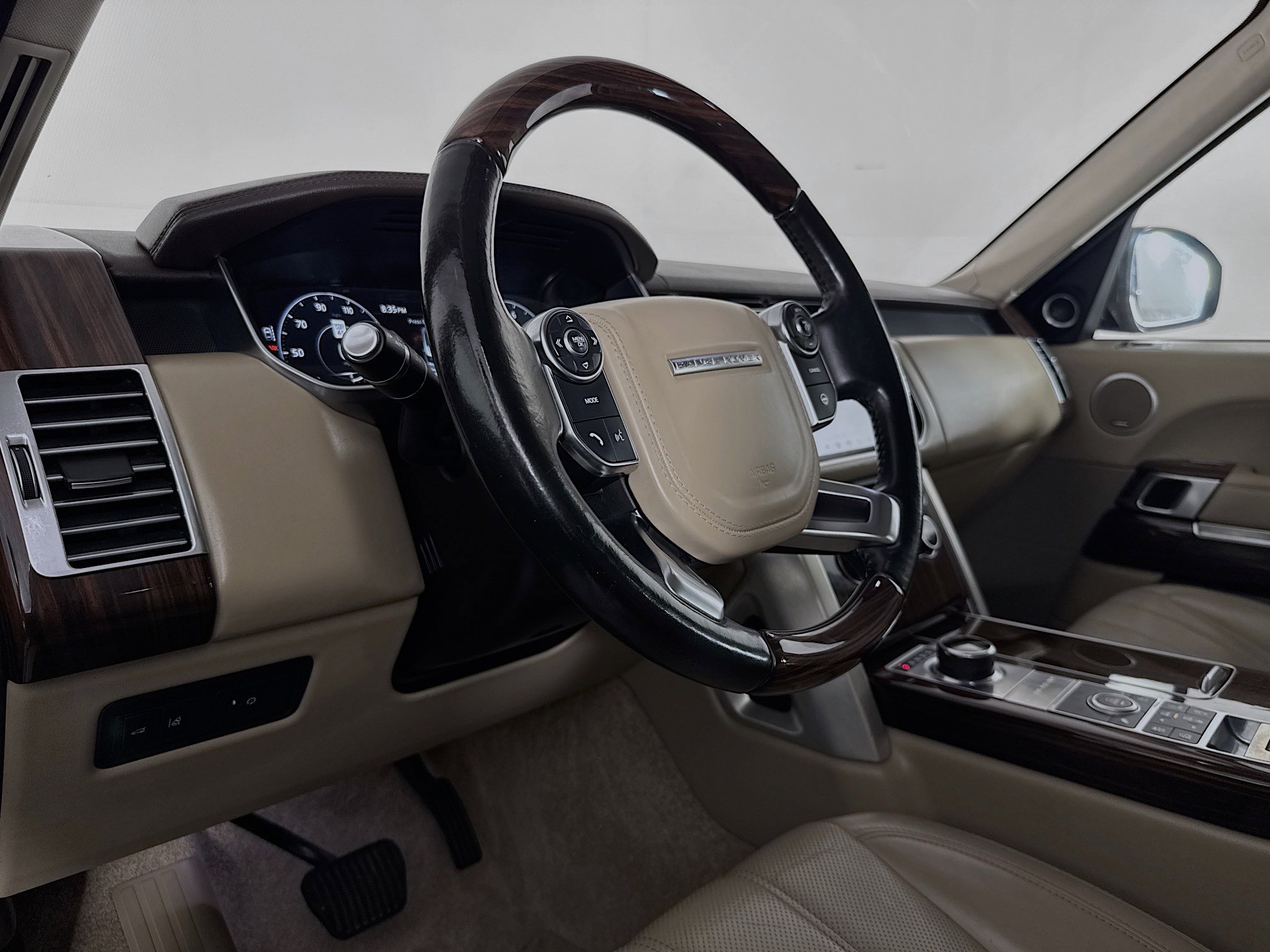 Used 2017 Land Rover Range Rover HSE AWD/4WD image 22