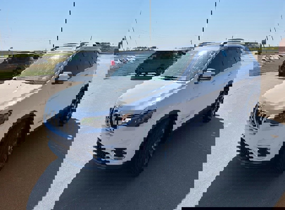 Used 2021 Jeep Cherokee Limited w/ Elite Package image 4