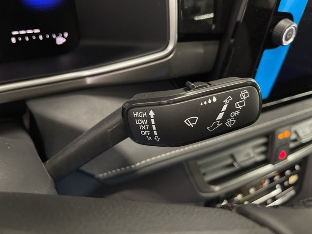 New 2026 Volkswagen Taos SE image 18