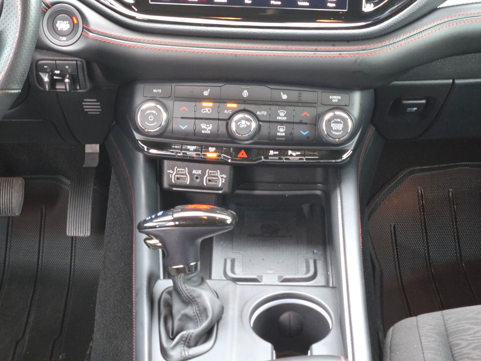 Used 2023 Dodge Durango R/T w/ Blacktop Package RWD image 17