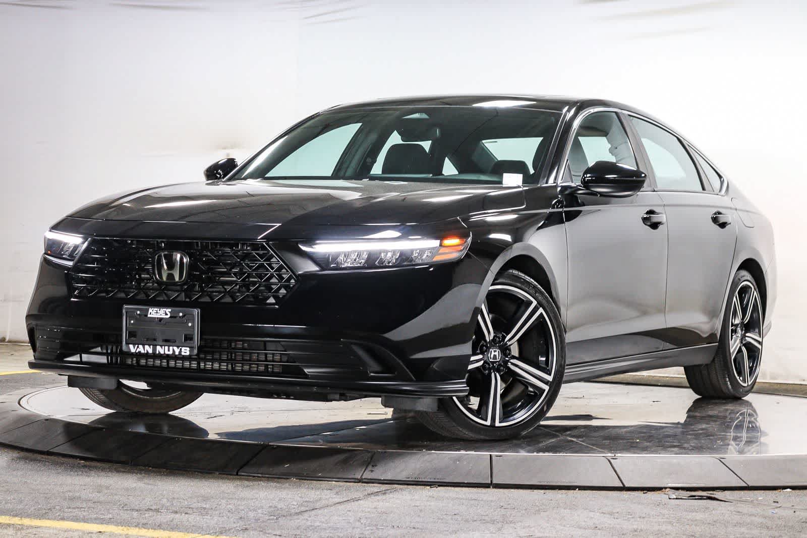 Used 2024 Honda Accord Sport image 1