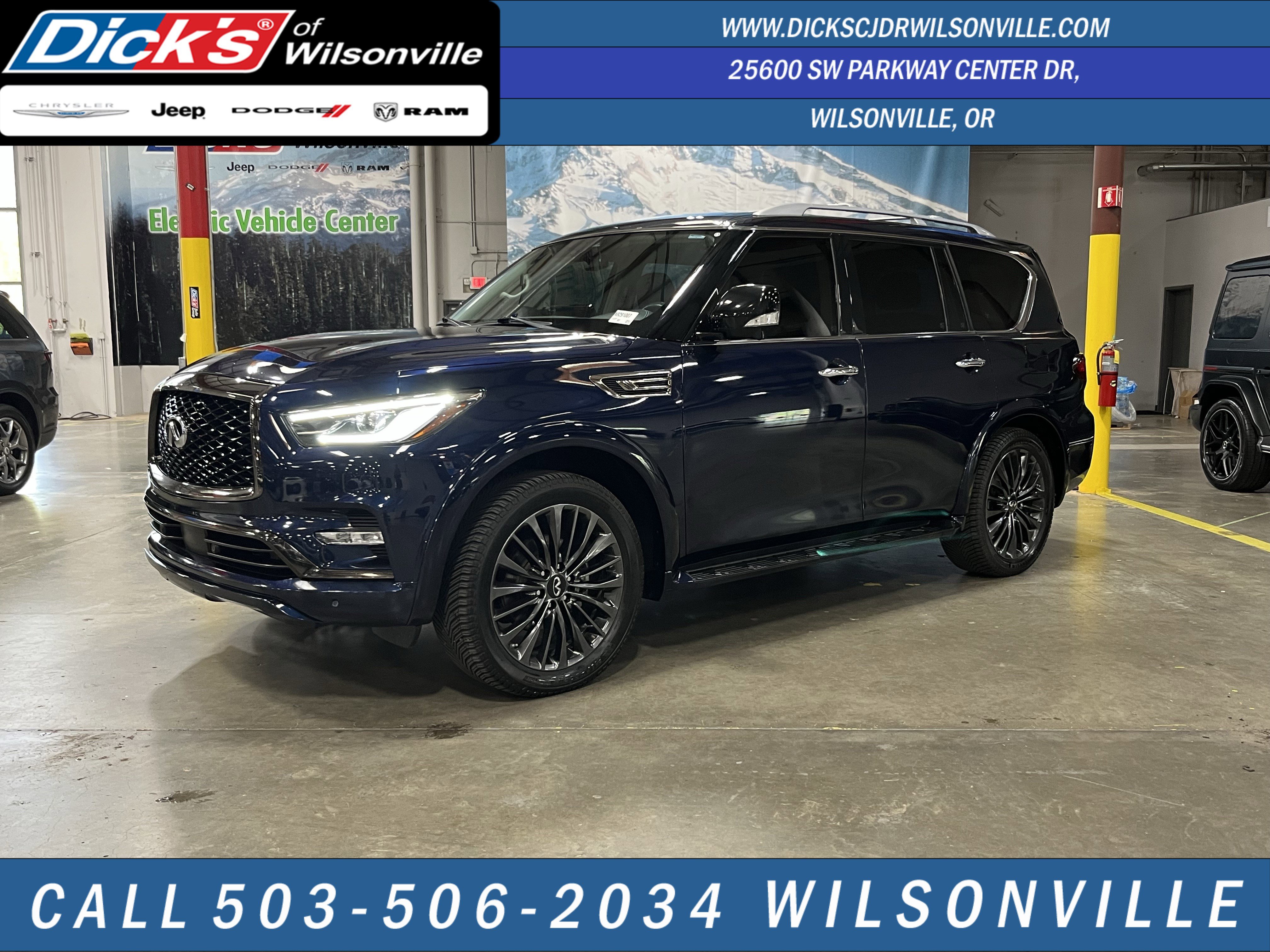 Used 2022 INFINITI QX80 Premium Select w/ Cargo Package AWD/4WD image 1