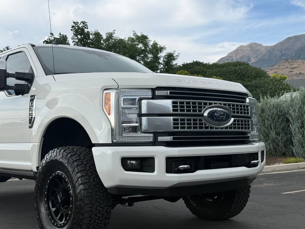 Used 2019 Ford F350 Platinum w/ Platinum Ultimate Package AWD/4WD image 16