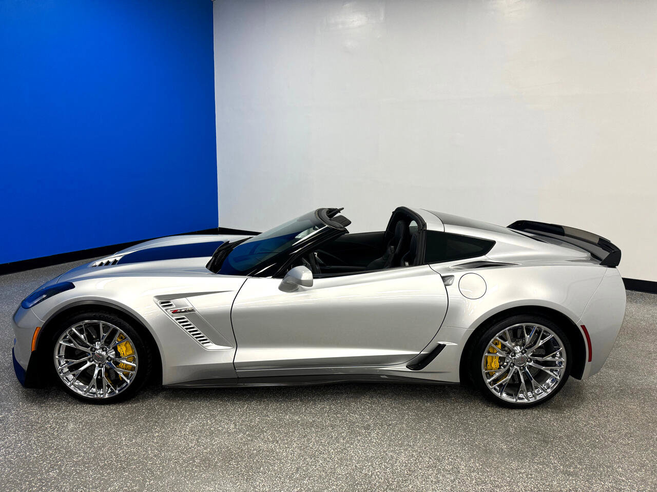 Used 2016 Chevrolet Corvette Z06 w/ 3LZ Preferred Equipment Group image 6