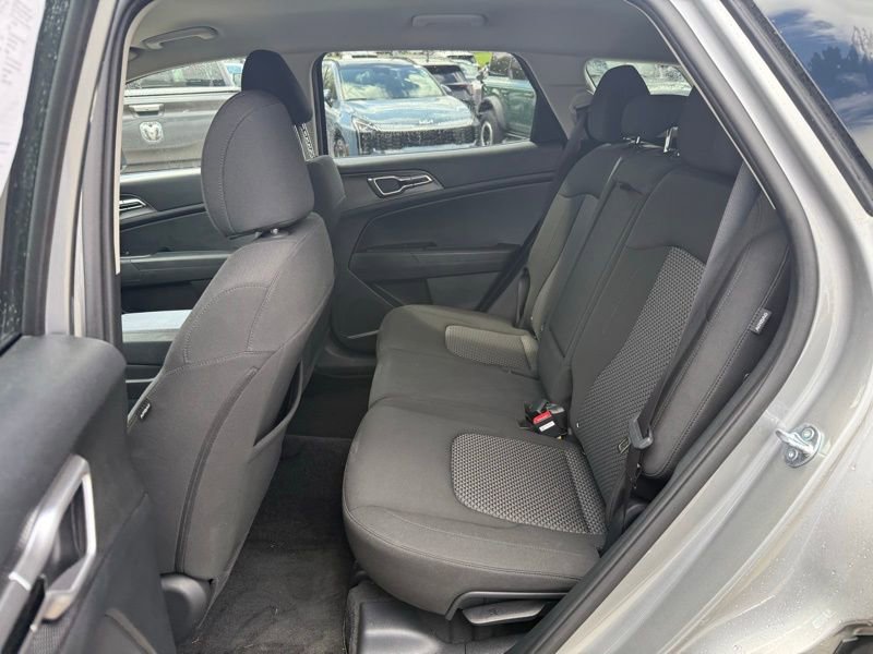Certified 2025 Kia Sportage LX image 9