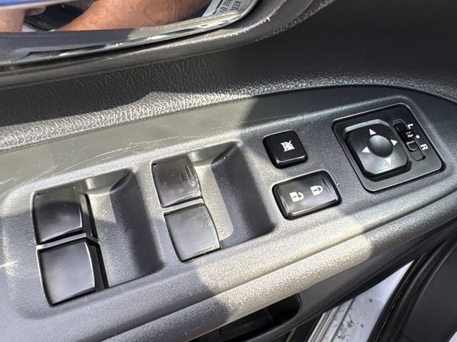 Used 2014 Mitsubishi Outlander SE AWD/4WD image 12