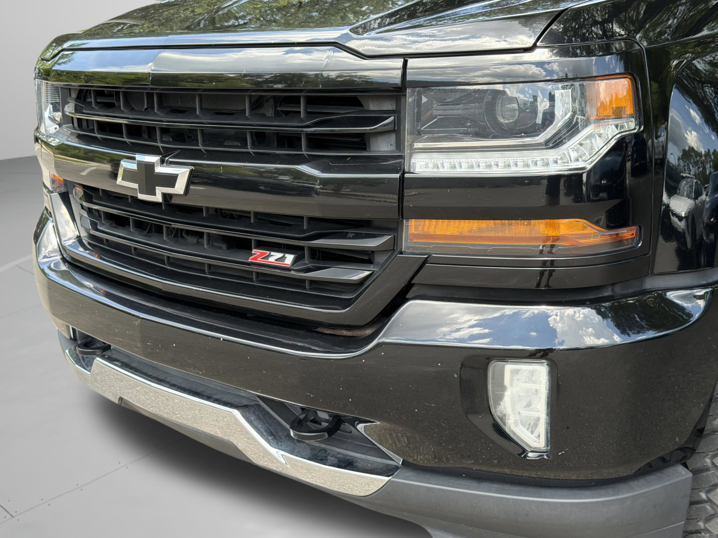 Used 2017 Chevrolet Silverado 1500 LT w/ All Star Edition AWD/4WD image 29