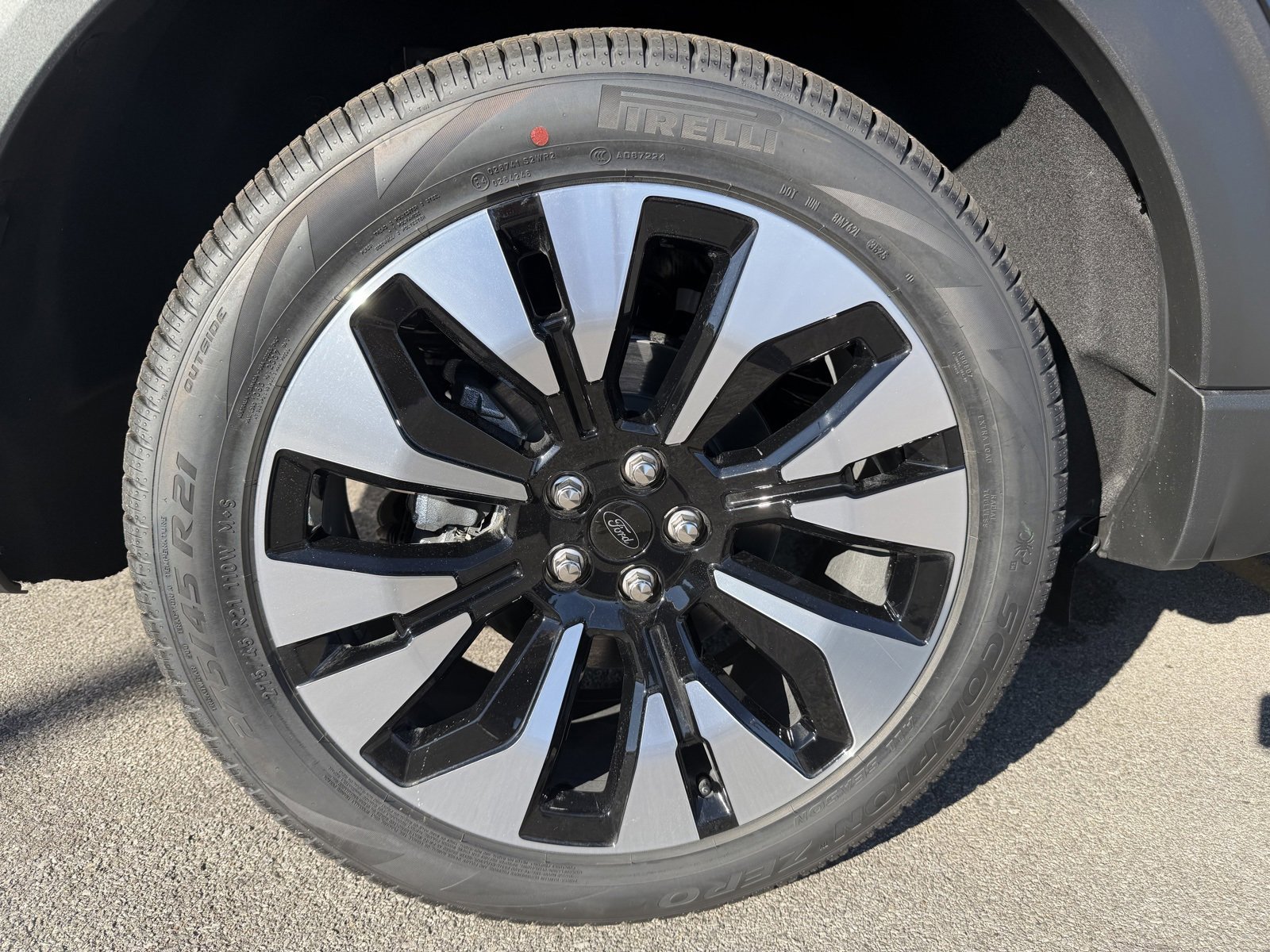 New 2026 Ford Explorer Platinum image 8