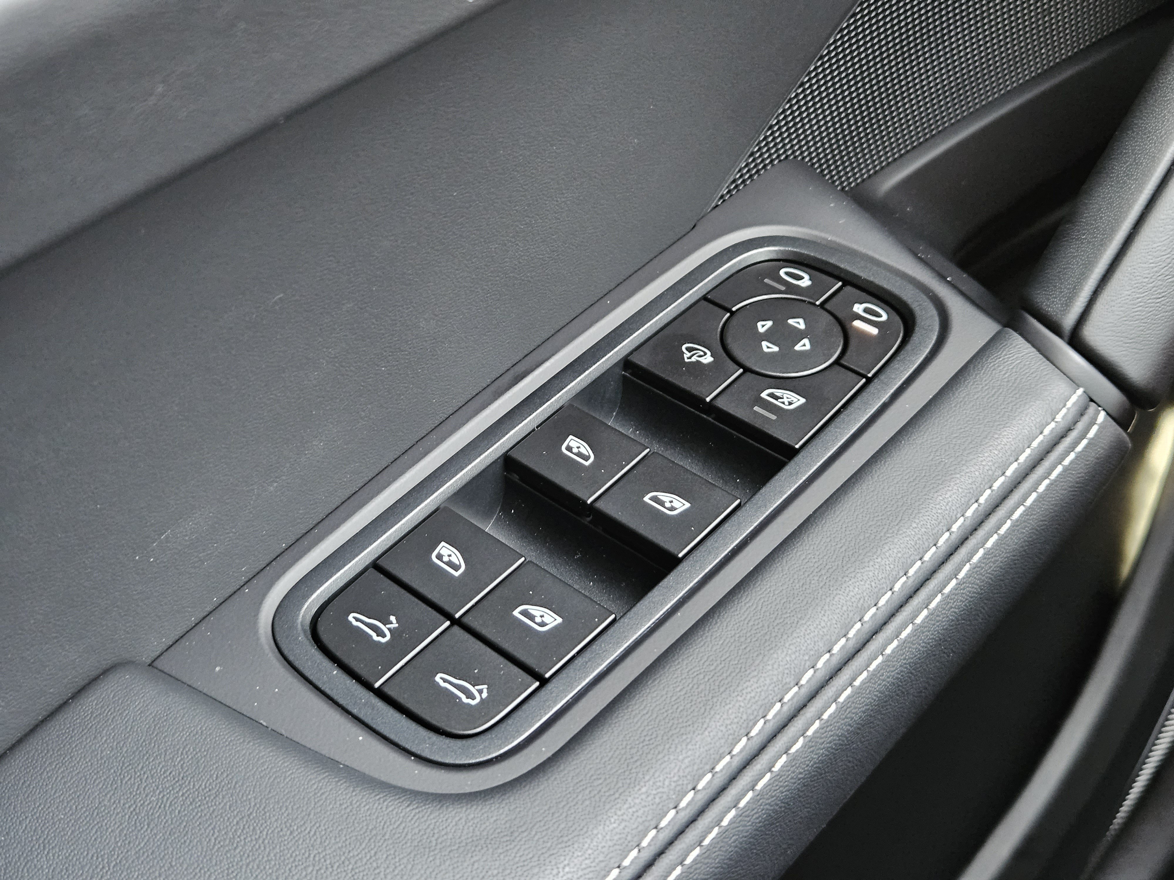 Certified 2026 Porsche Cayenne Turbo GT AWD/4WD image 23