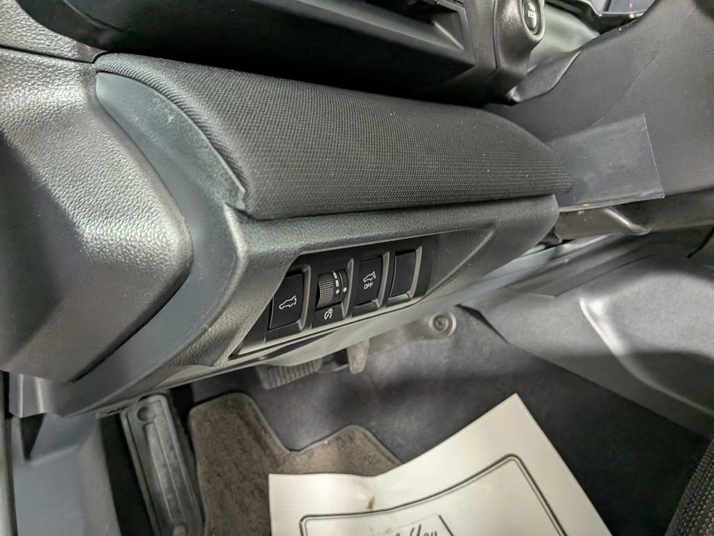 Used 2025 Subaru Outback Premium image 19