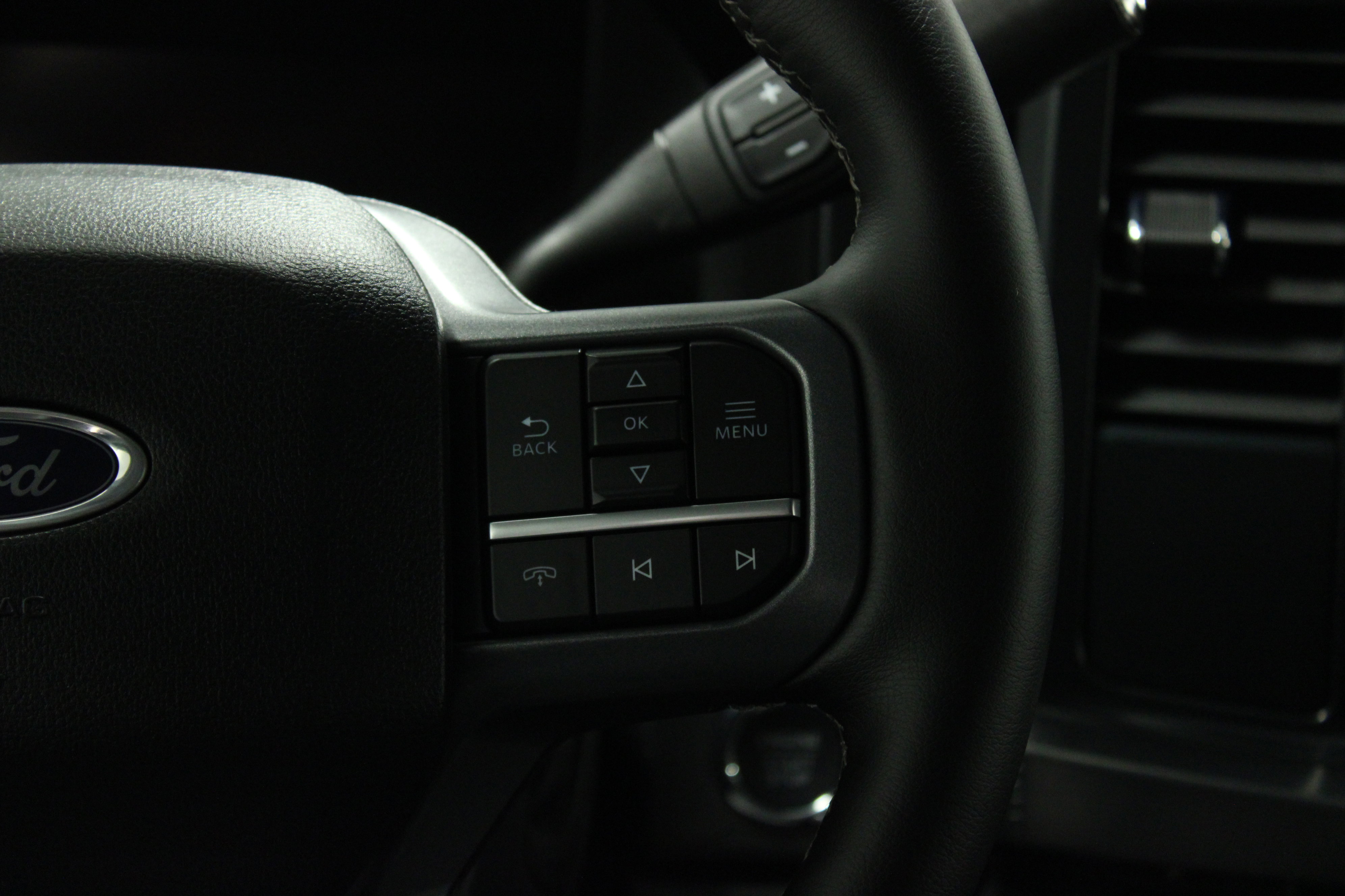 Used 2025 Ford F250 Lariat image 25