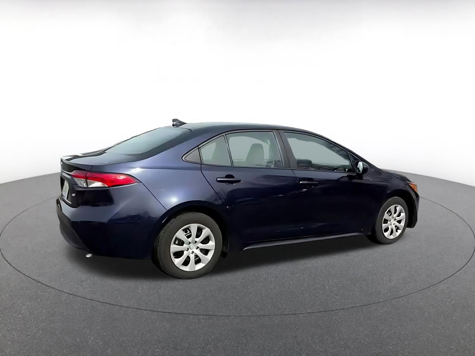 Used 2025 Toyota Corolla LE image 16