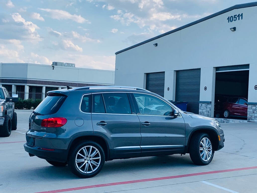 Used 2012 Volkswagen Tiguan SE FWD image 14