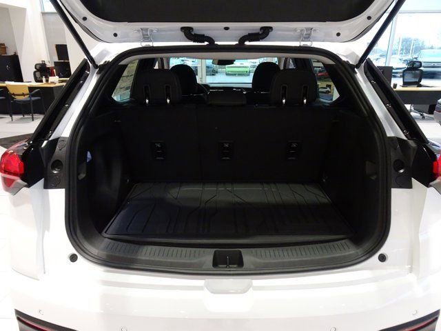 New 2027 Chevrolet Bolt LT w/ Comfort Package image 9