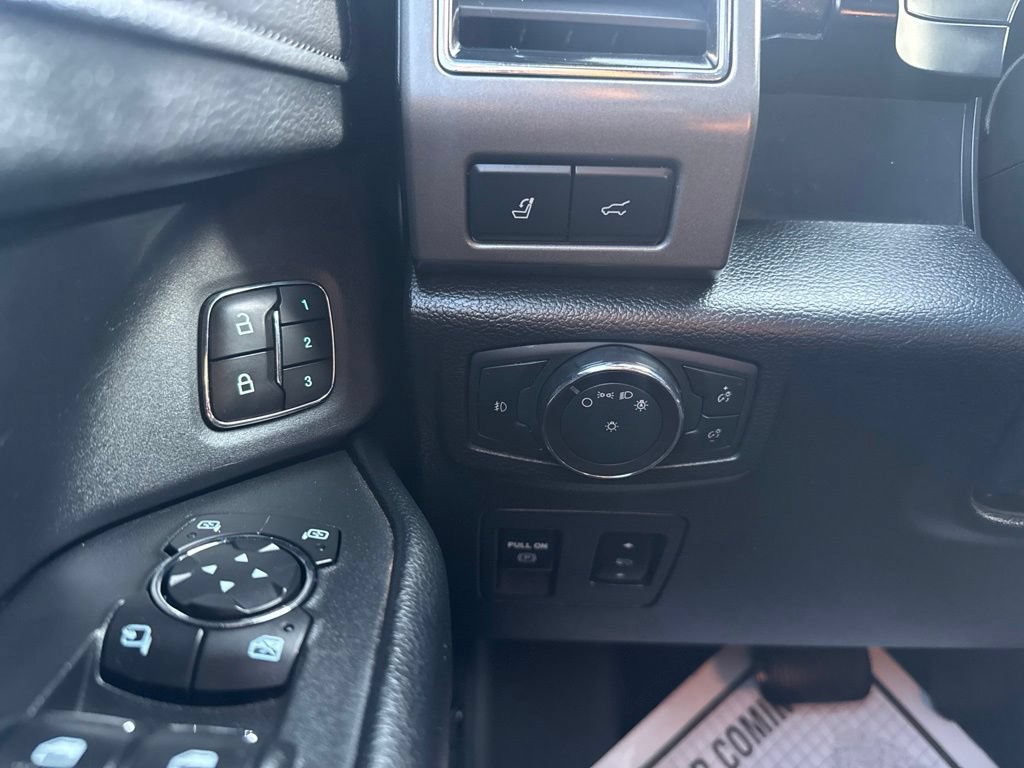 Used 2019 Ford Expedition XLT w/ Equipment Group 202A RWD image 20