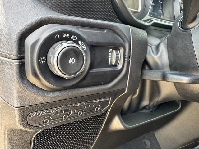 Used 2024 Jeep Wrangler Unlimited Rubicon AWD/4WD image 6