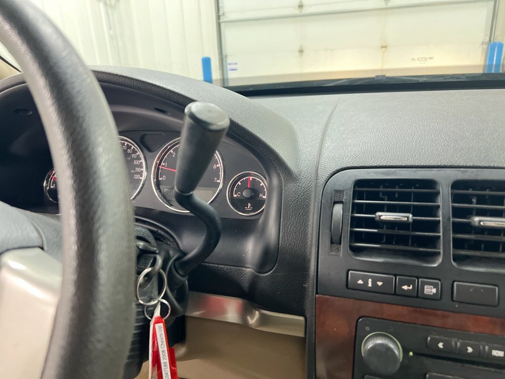Used 2006 Chevrolet Uplander LS w/ Climate Package FWD image 16