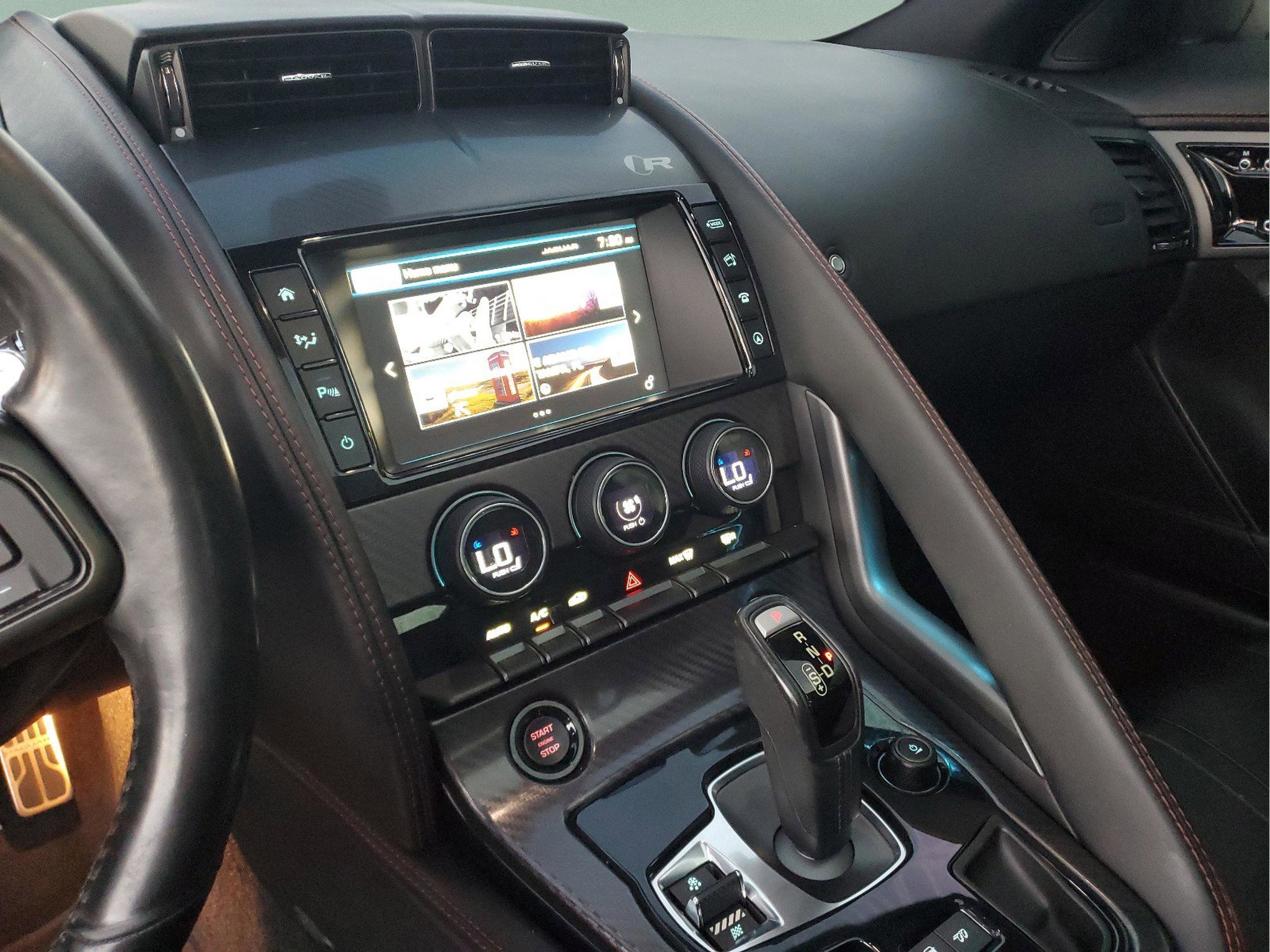 Used 2016 Jaguar F-TYPE R image 20