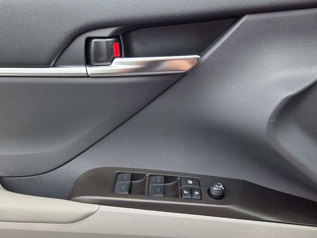 Used 2024 Toyota Camry LE w/ Convenience Package image 27