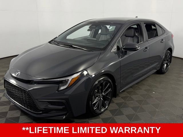 Used 2025 Toyota Corolla SE image 3