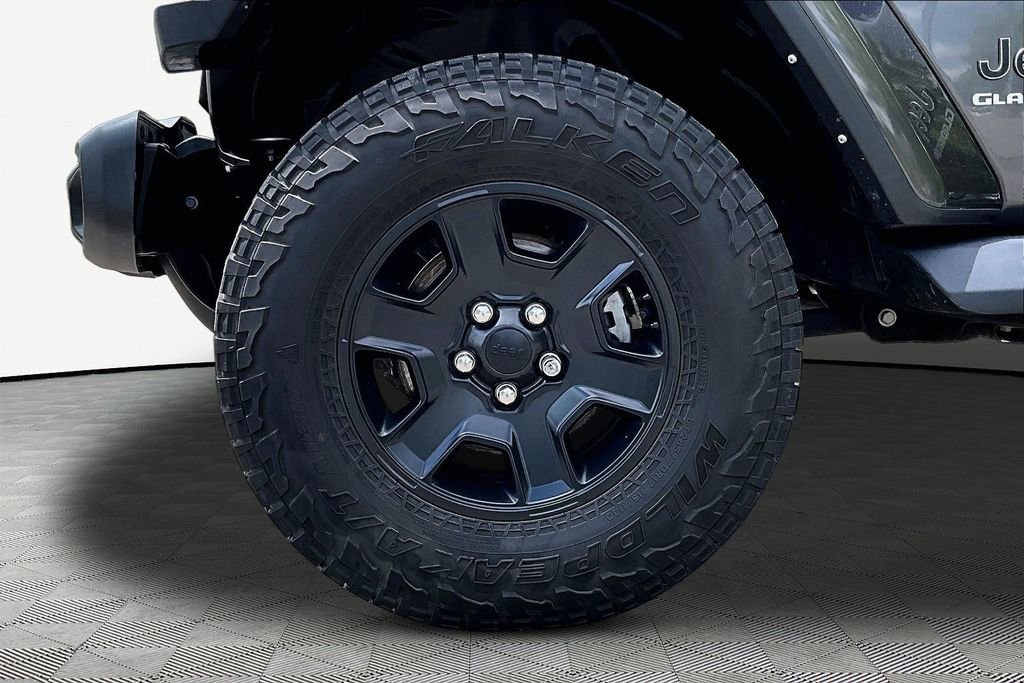 Used 2022 Jeep Gladiator Overland w/ Popular Equipment Package AWD/4WD image 21