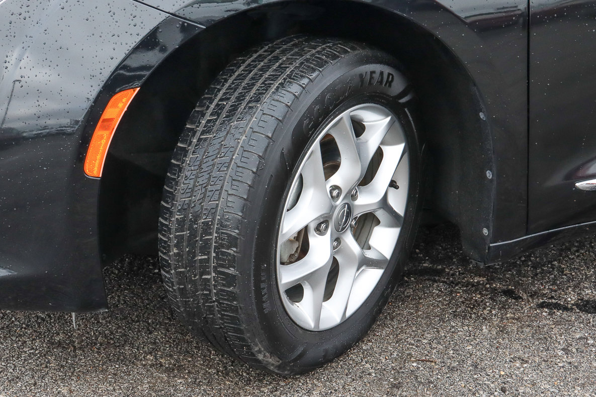 Used 2020 Chrysler Pacifica Limited image 17