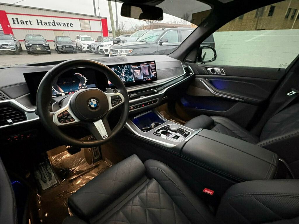 Used 2023 BMW X7 xDrive40i w/ M Sport Package image 16
