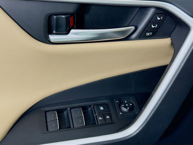 Used 2023 Toyota RAV4 Limited image 18