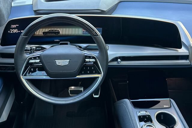 Certified 2026 Cadillac Vistiq Premium Luxury w/ LPO, Floor Liner Package AWD/4WD image 12