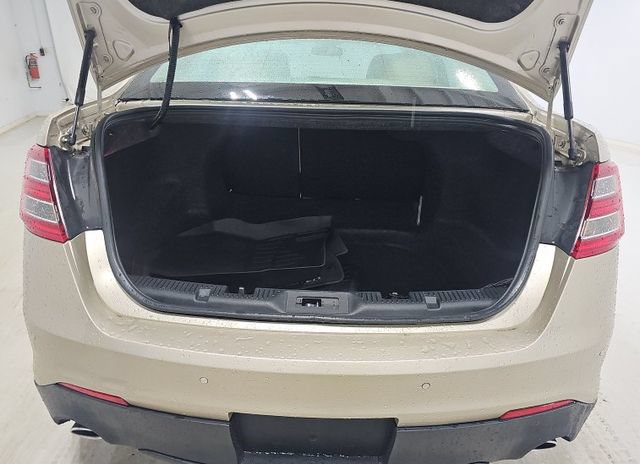 Used 2018 Ford Taurus Limited w/ Driver Assist Package FWD image 4