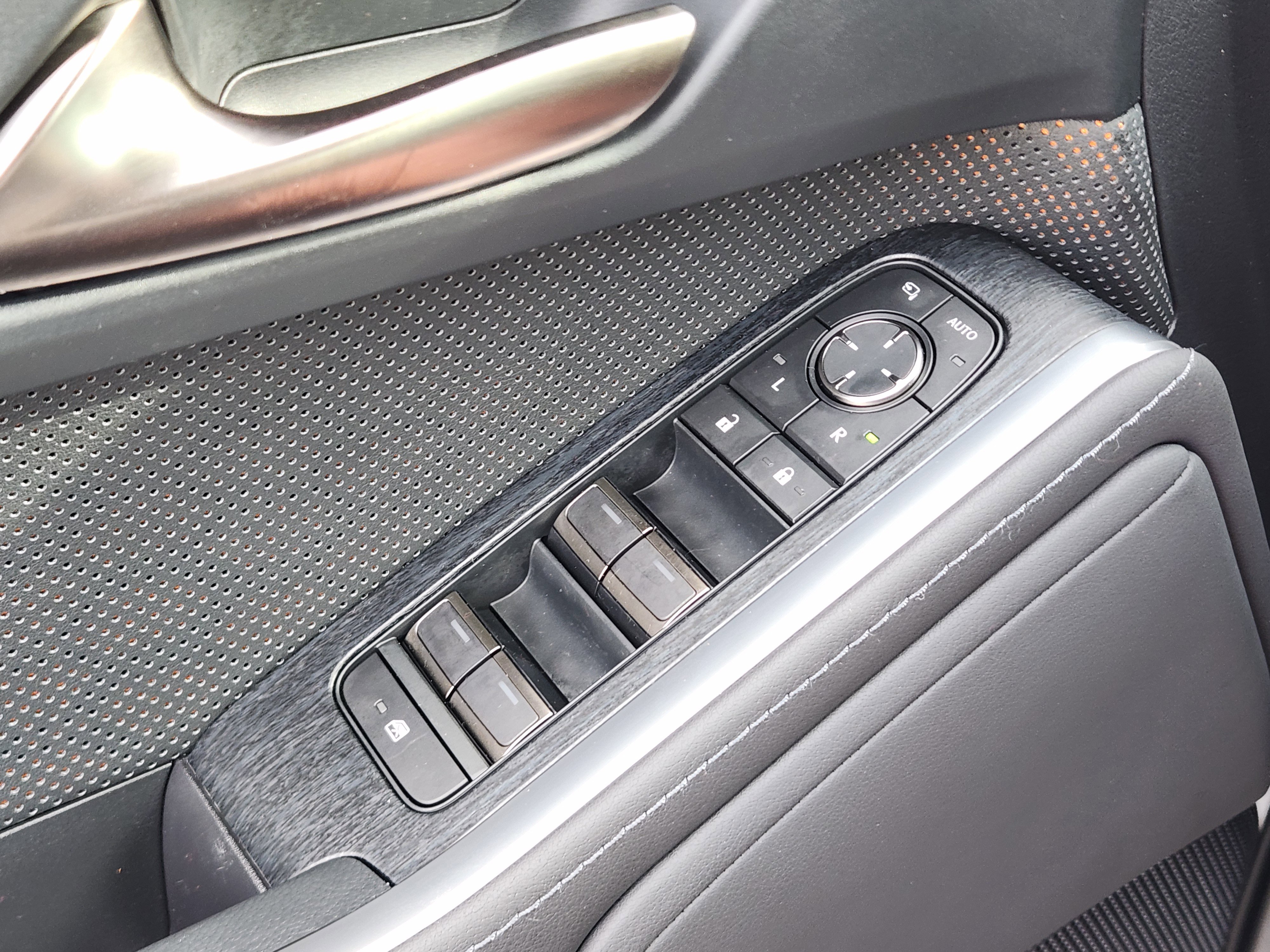 Used 2025 Lexus GX 550 image 30