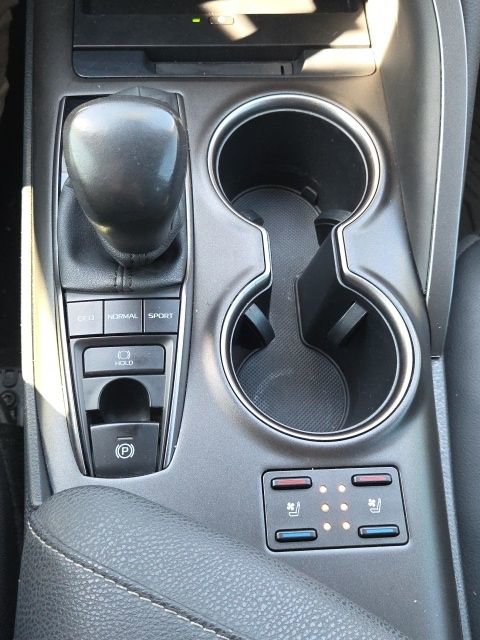 Used 2024 Toyota Camry XSE w/ Navigation Package image 31