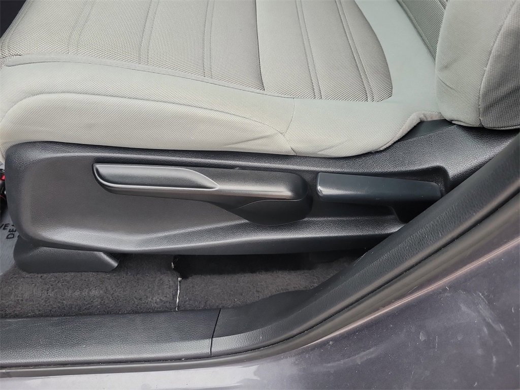 Used 2017 Honda CR-V LX image 18