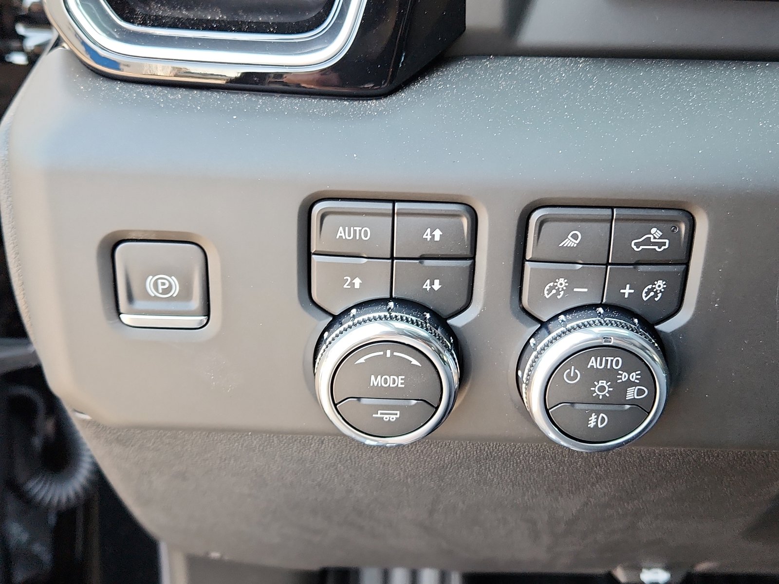 New 2026 GMC Sierra 2500 Denali w/ Max Trailering Package image 17