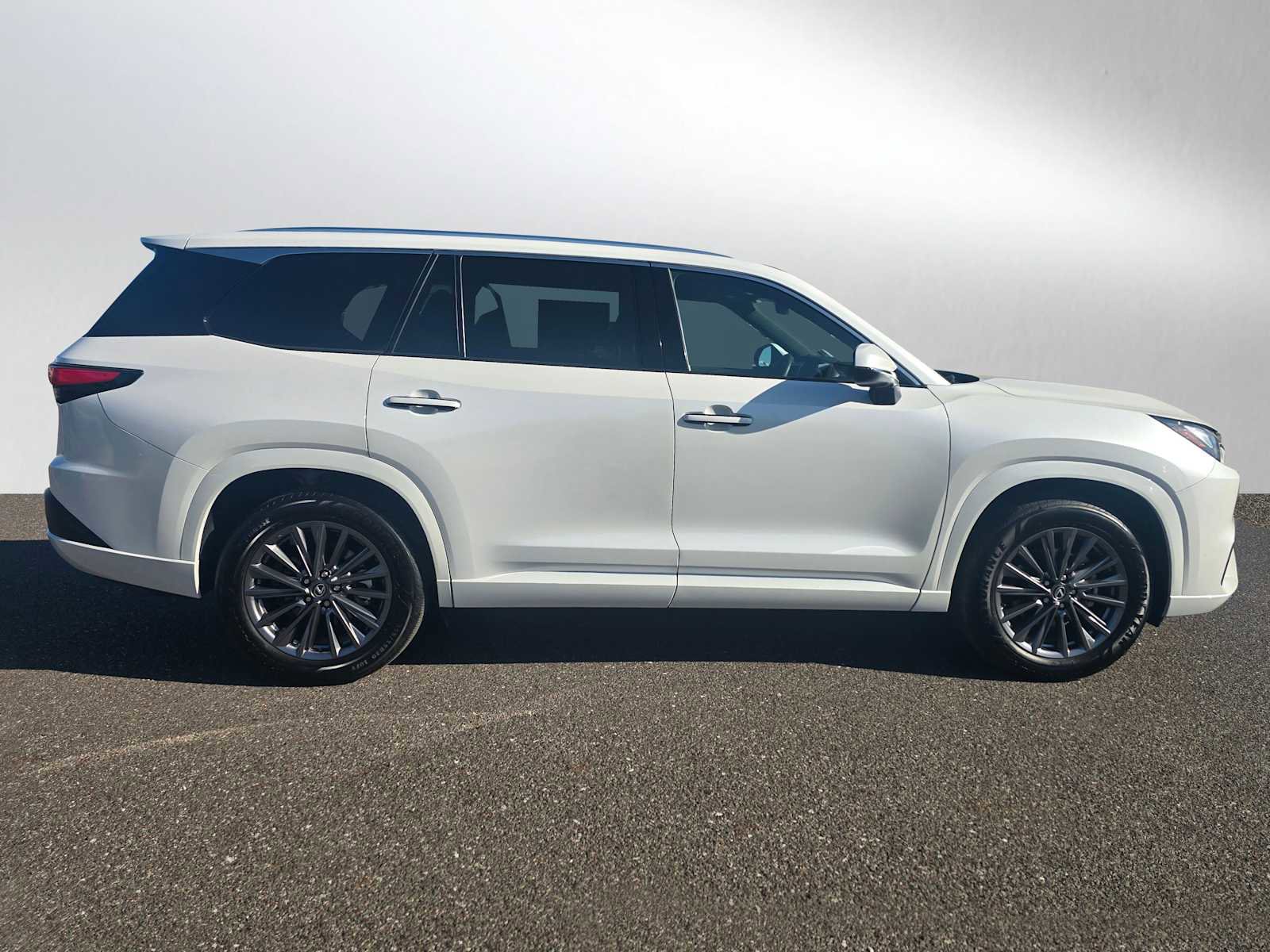 Used 2025 Lexus TX 350 FWD w/ Convenience Package image 2