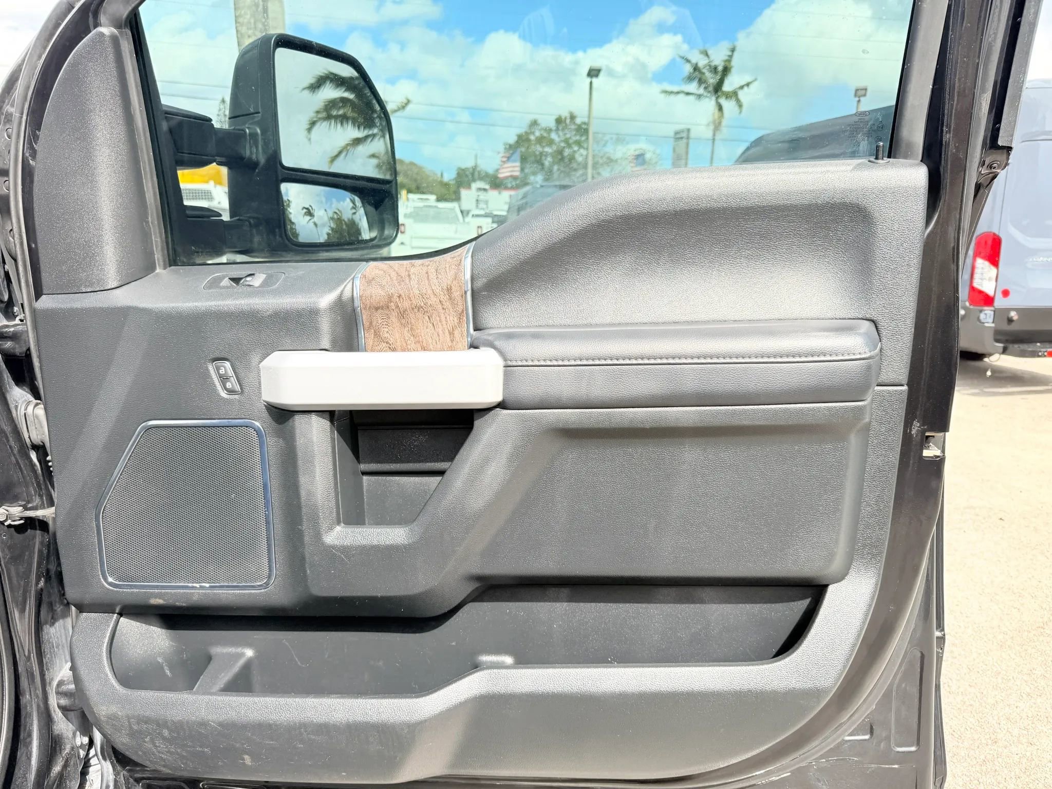 Used 2019 Ford F250 Lariat w/ Camper Package AWD/4WD image 19