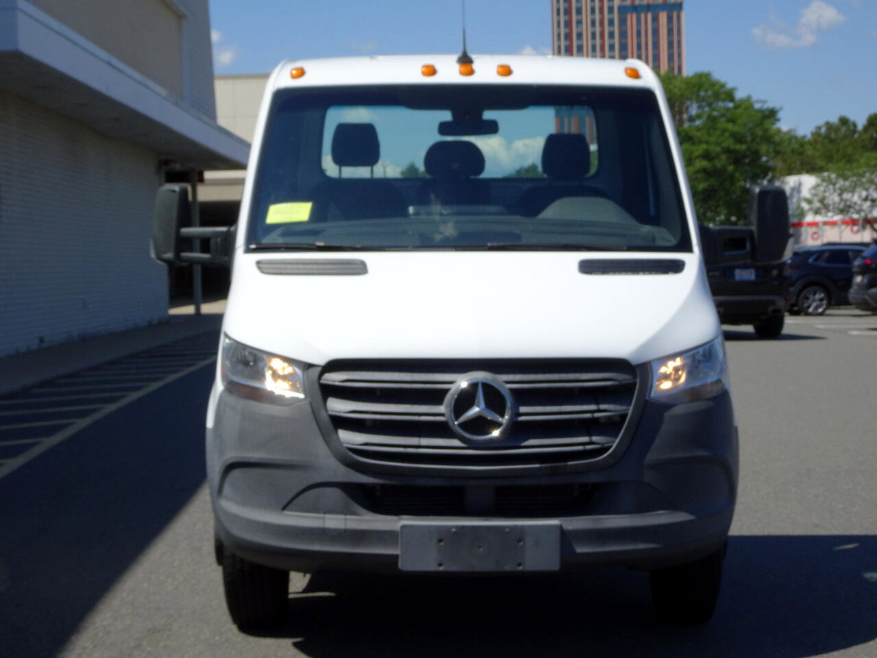 Used 2019 Mercedes-Benz Sprinter 144 image 2