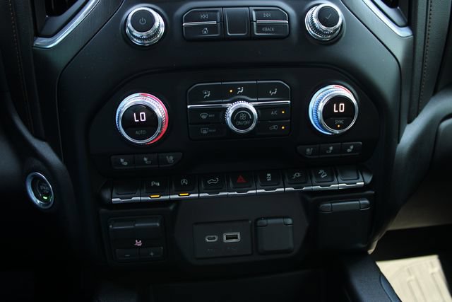 Used 2019 GMC Sierra 1500 AT4 w/ Driver Alert Package I AWD/4WD image 17