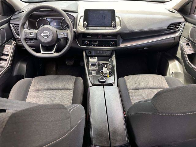 Used 2024 Nissan Rogue SV AWD/4WD image 12