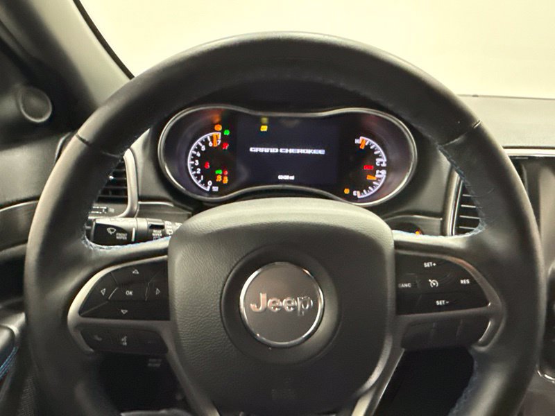 Used 2019 Jeep Grand Cherokee Laredo AWD/4WD image 23