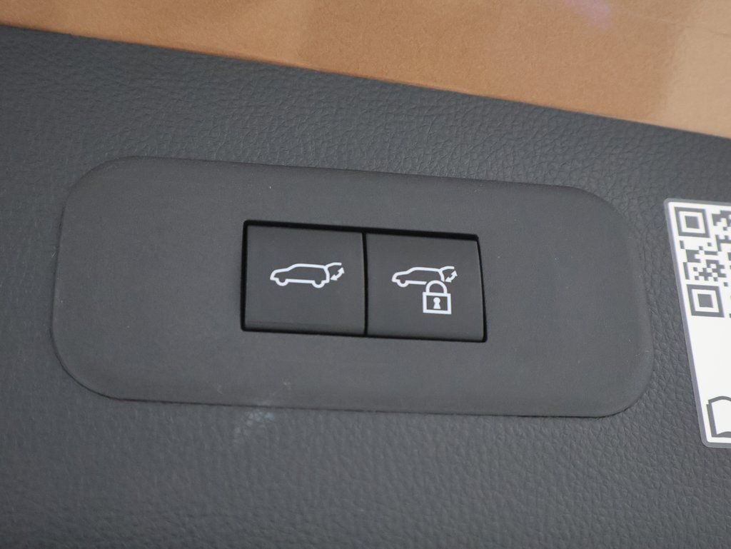 Used 2025 Toyota Crown Signia image 20