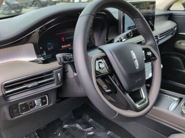 Used 2024 Lincoln Corsair FWD w/ Equipment Group 101A image 15