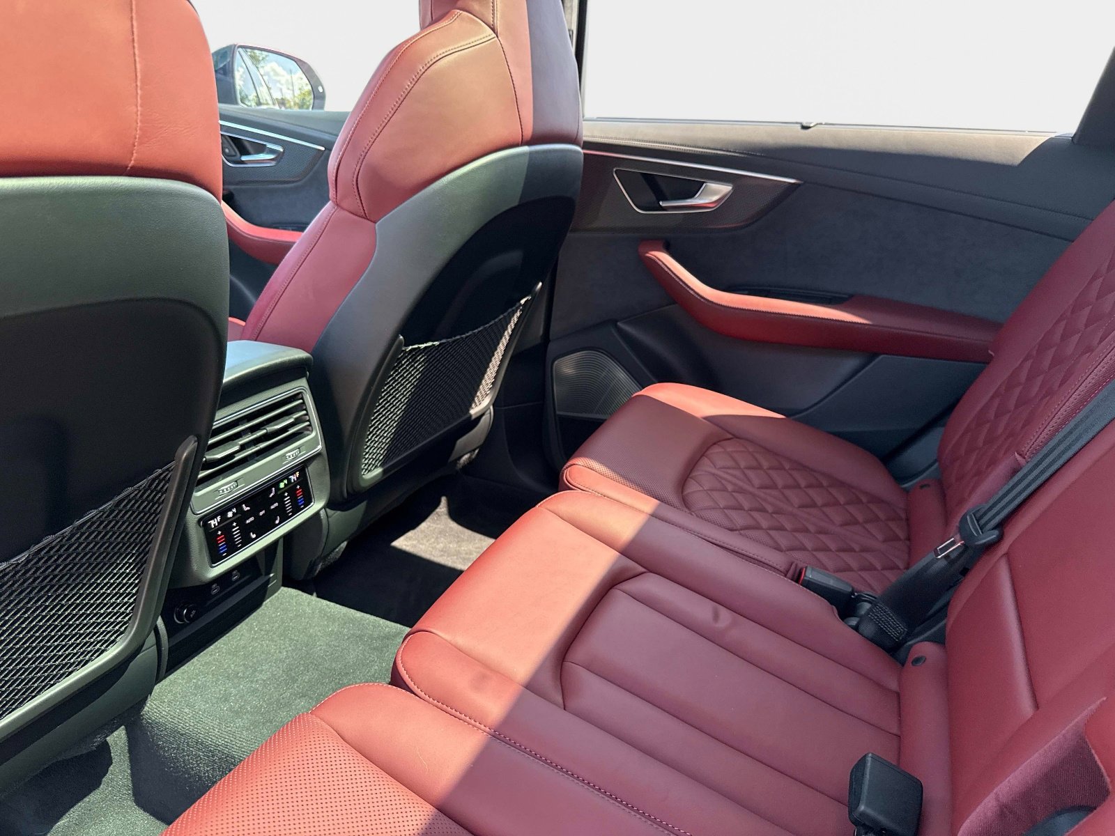 Used 2023 Audi SQ7 Prestige AWD/4WD image 14