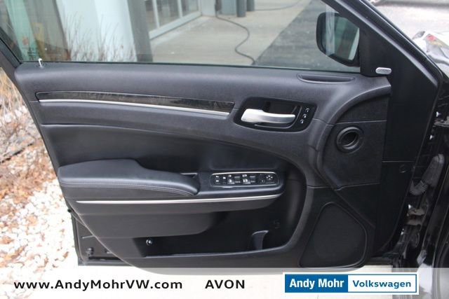 Used 2016 Chrysler 300 C image 18