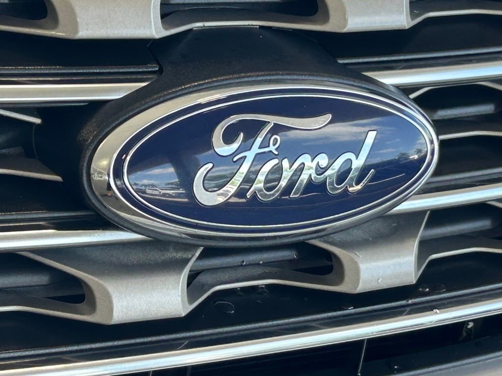 Used 2017 Ford Explorer XLT w/ Equipment Group 202A image 17