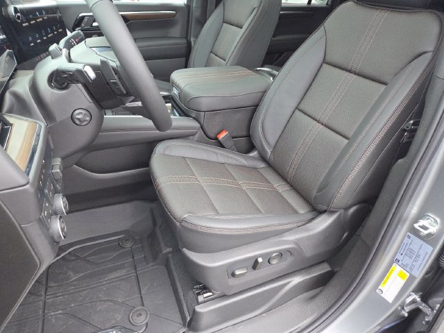New 2026 Chevrolet Suburban High Country AWD/4WD image 39