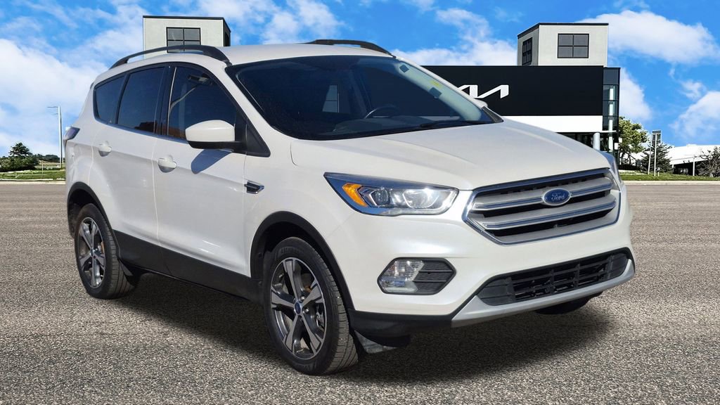 Used 2018 Ford Escape SEL image 2