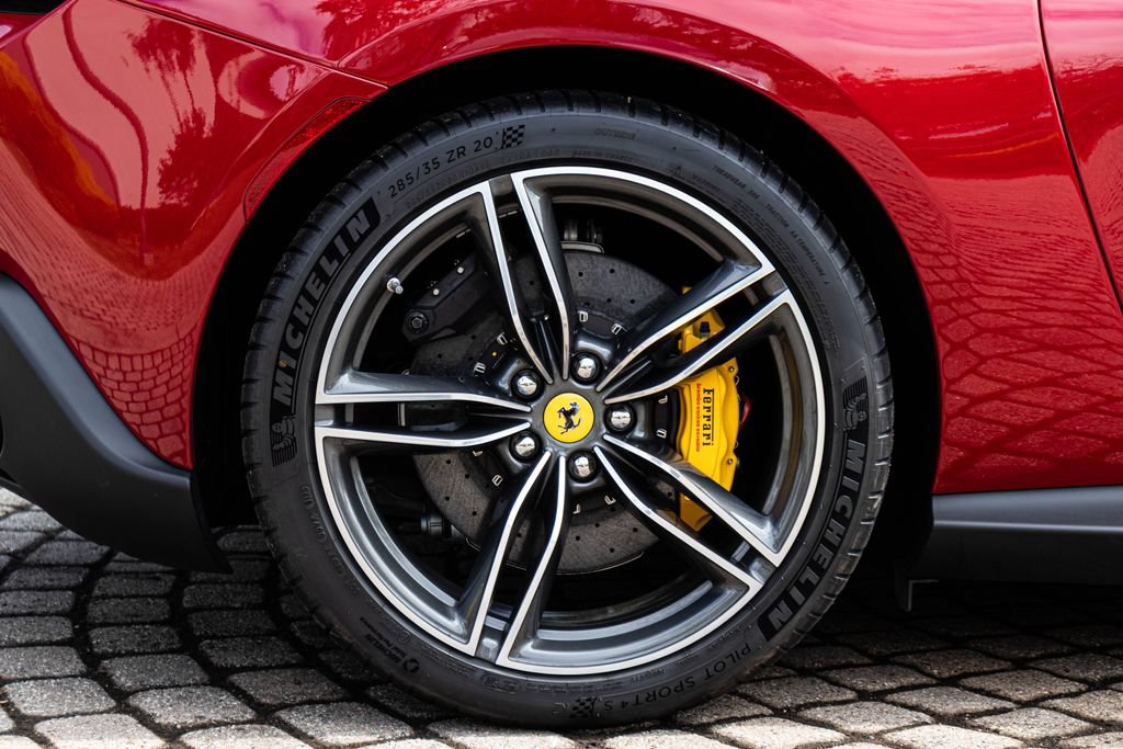 Certified 2025 Ferrari Roma Spider RWD image 59